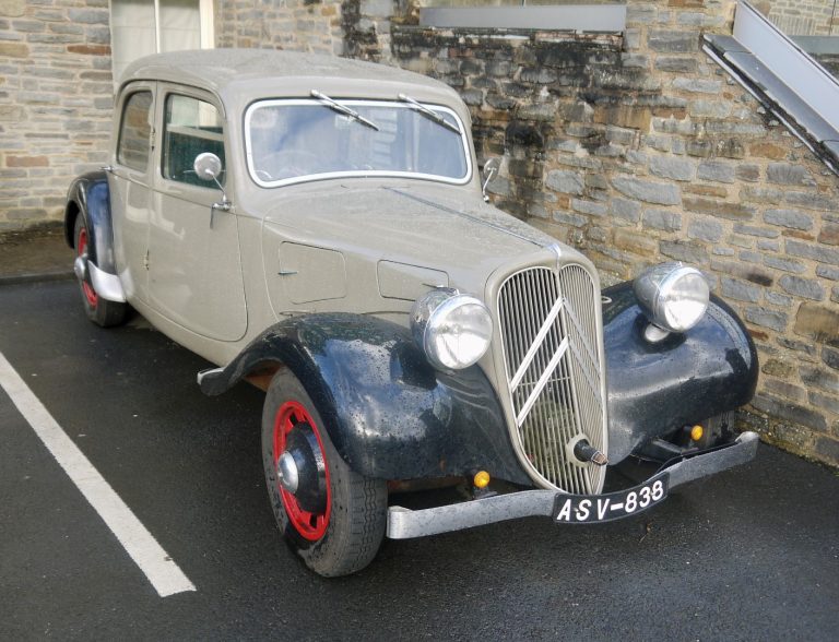 For Sale 1938 Citroën Traction Avant RetroSpec Parts